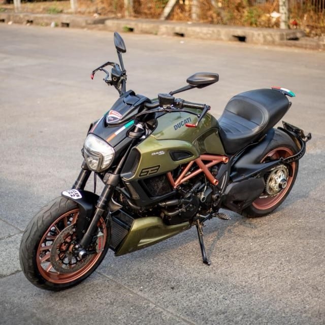Ducati Diavel 1200cc 2015