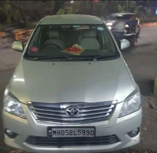 Toyota Innova 2.5 V 7 STR 2012