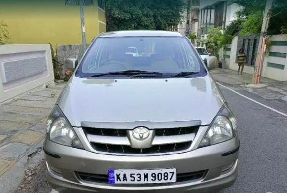 Toyota Innova 2.5 G 7 STR BS III 2007