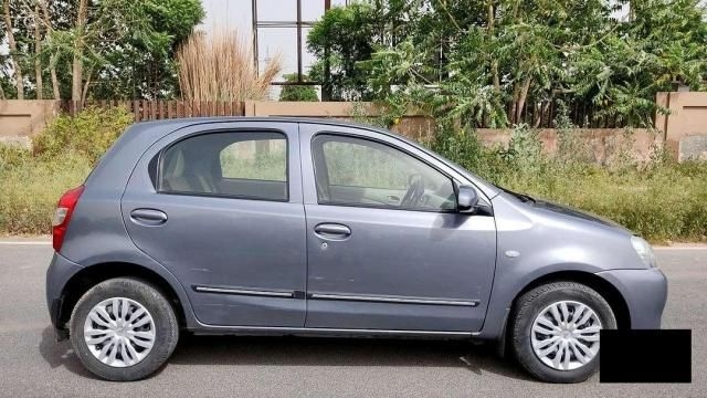 Toyota Etios Liva G 2015