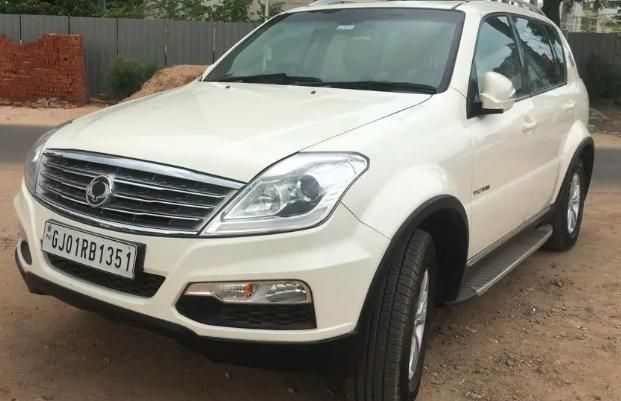 Mahindra Ssangyong Rexton RX7 2013