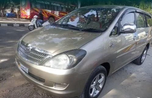 Toyota Innova 2.5 V 7 STR 2007