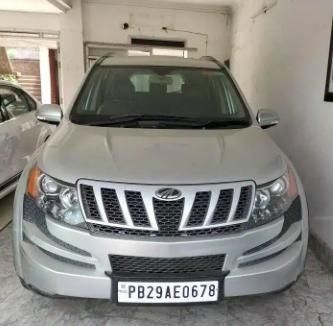 Mahindra XUV500 W8 2012