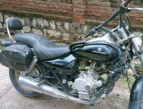 Bajaj Avenger 220cc 2010