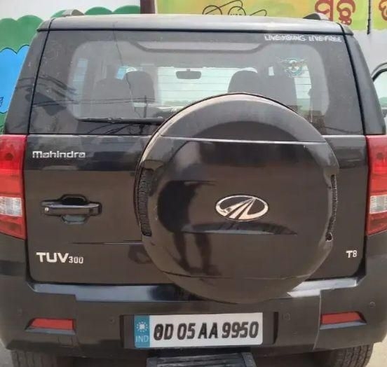 Mahindra TUV300 T8 mHAWK100 2017