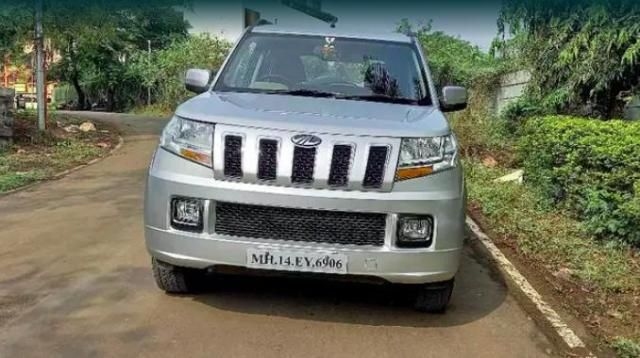 Mahindra TUV300 T8 2015