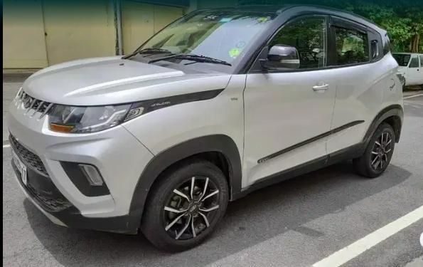 Mahindra KUV100 NXT K8 6 STR Dual Tone 2018