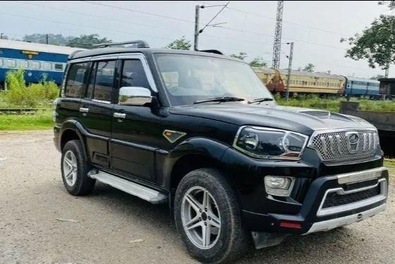 Mahindra Scorpio S4 2015