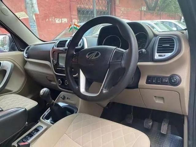 Mahindra TUV300 T8 2016