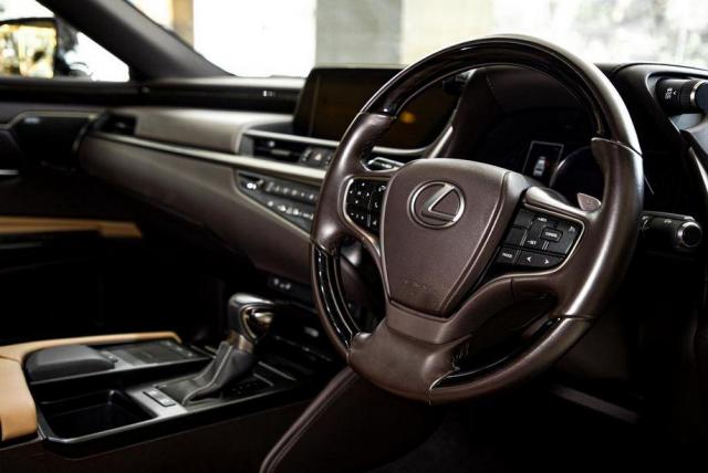 Lexus ES 300H 2019
