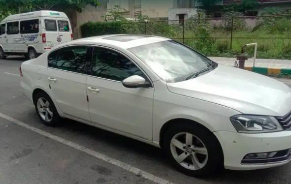 Volkswagen Passat Highline 2.0 TDI AT 2011