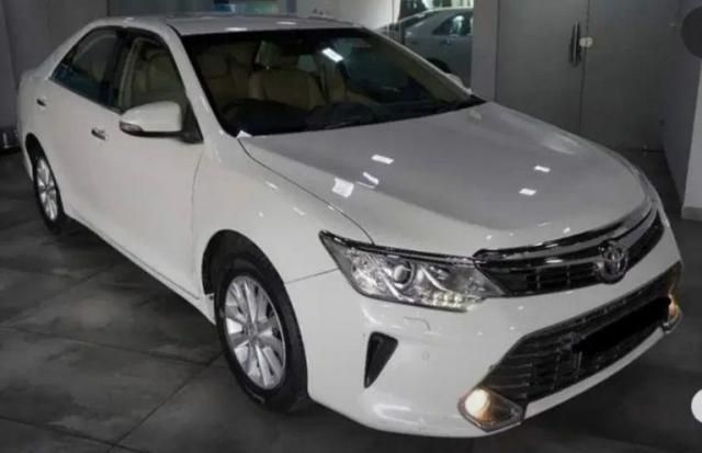 Toyota Camry 2.5 AT 2015