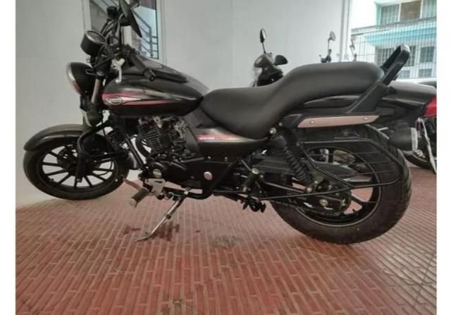 Bajaj Avenger Street 220 2017