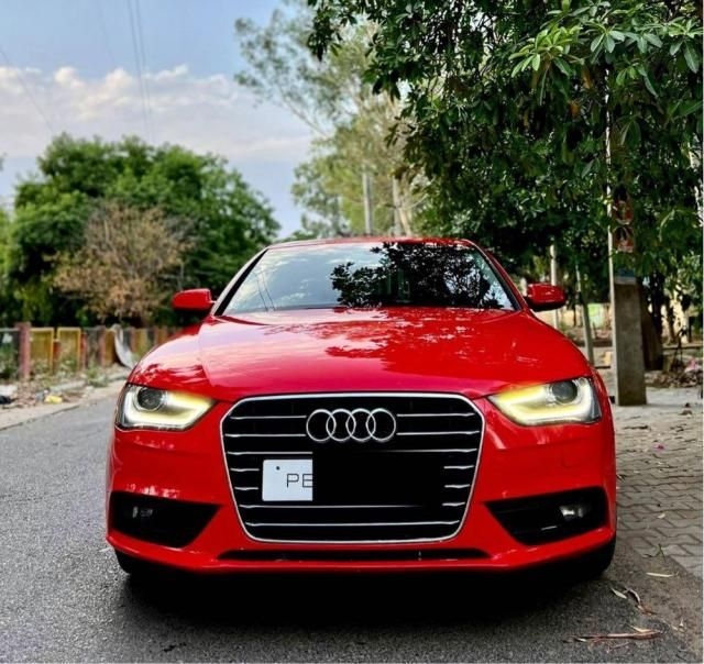 Audi A4 35 TDI Premium Sunroof 2016