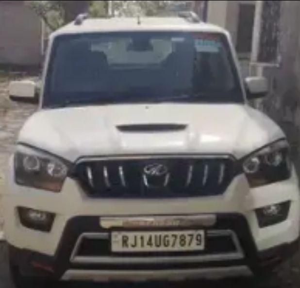 Mahindra Scorpio S10 2015