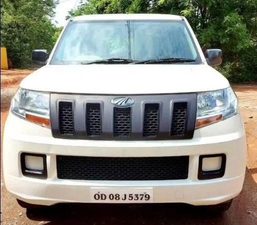 Mahindra TUV300 T4 Plus 2018