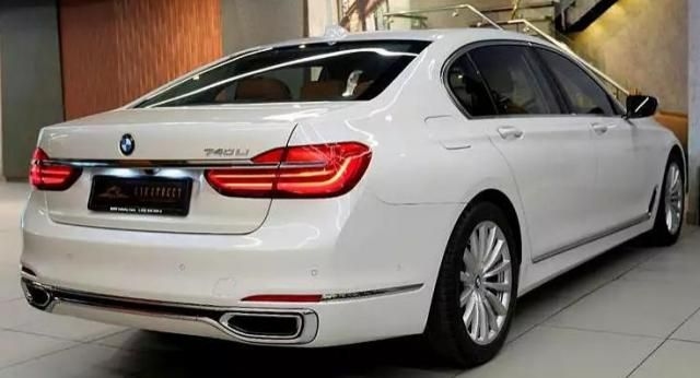 BMW 7 Series 740Li 2010