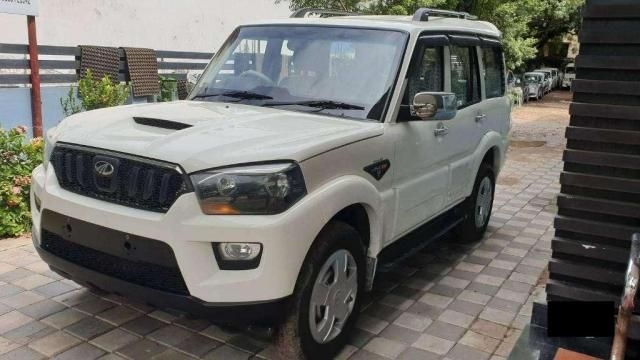 Mahindra Scorpio S10 2WD Intelli-Hybrid 2017