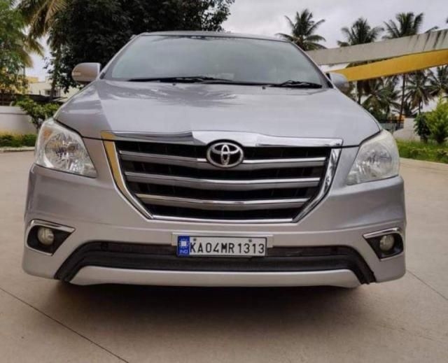 Toyota Innova 2.5 V 7 STR 2016