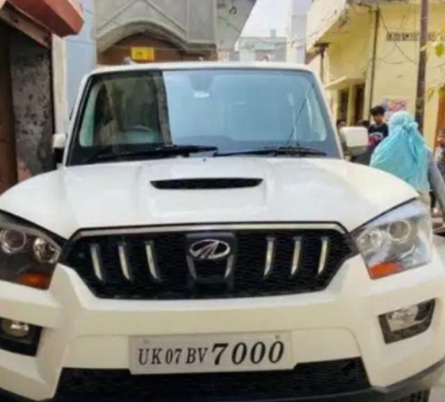 Mahindra Scorpio S10 2016