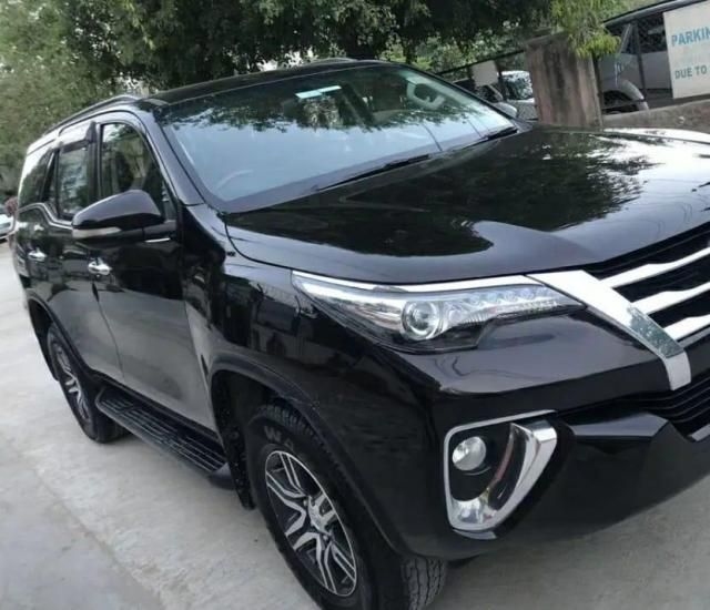 Toyota Fortuner 2.8 4x4 AT 2018