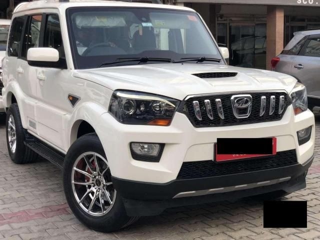 Mahindra Scorpio S10 2015