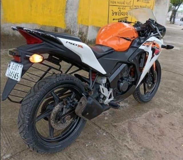 Honda CBR 150R 150cc 2013