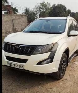 Mahindra XUV500 W6 2016