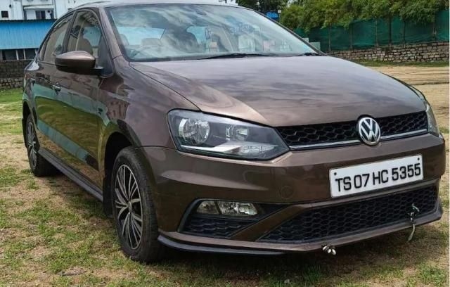 Volkswagen Vento Comfortline 1.6 Petrol 2014