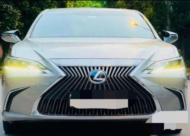 Lexus ES 300H 2020