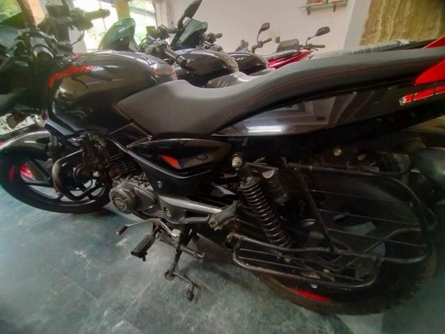 Bajaj Pulsar 125cc Disc BS6 2021