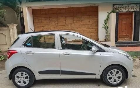 Hyundai Grand i10 1.2 Sportz (O) AT 2013