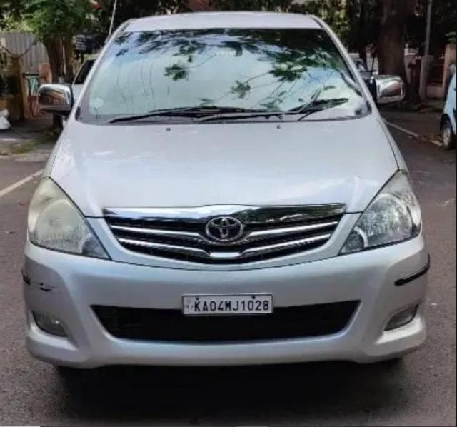 Toyota Innova 2.5 V 7 STR 2011