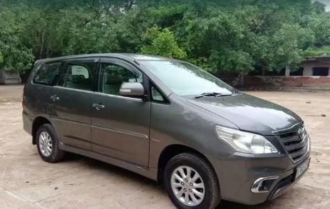 Toyota Innova 2.5 V 8 STR 2013