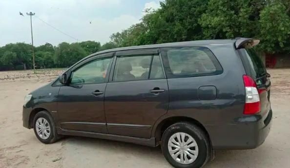 Toyota Innova 2.5 GX 7 STR BS IV 2015