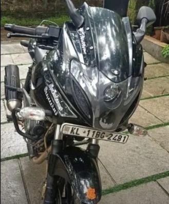 Bajaj Pulsar 220F 2017