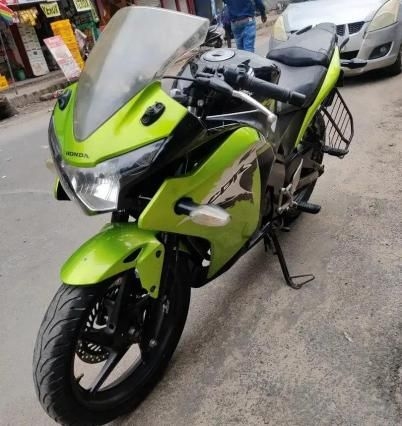 Honda CBR 150R Deluxe 2014