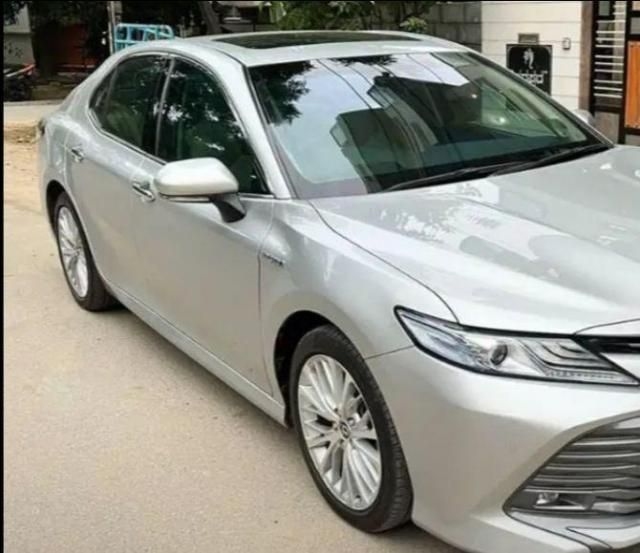 Toyota Camry Hybrid 2019