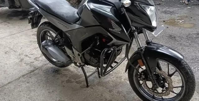 Honda CB Hornet 160R CBS 2016