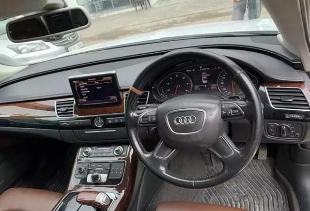 Audi A8 L 4.2 TDI QUATTRO 2012