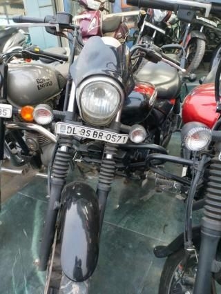 Bajaj Avenger Street 220 2018