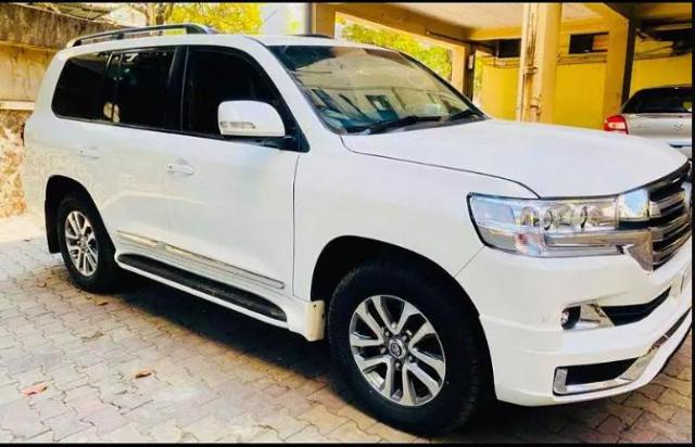 Toyota Land Cruiser V8 2012