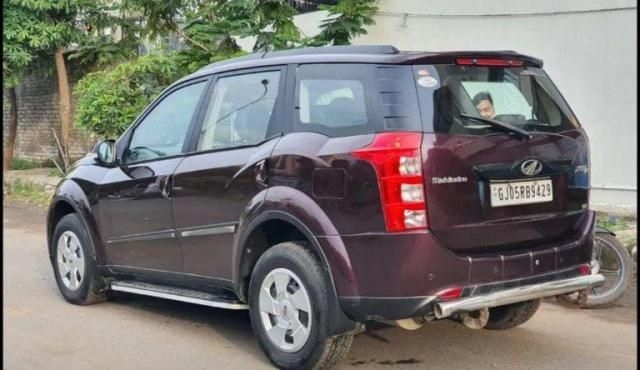 Mahindra XUV500 W6 2017