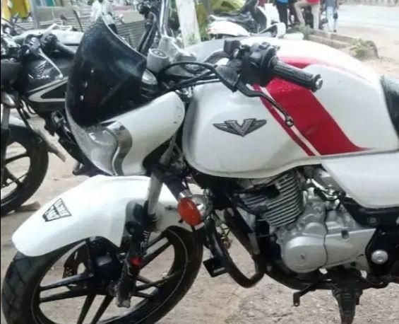 Bajaj V15 150cc 2016