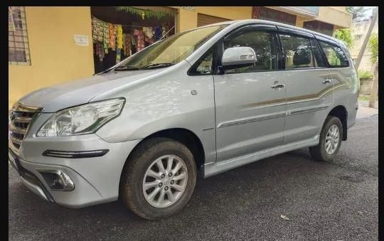 Toyota Innova 2.5 VX 8 STR BS III 2014