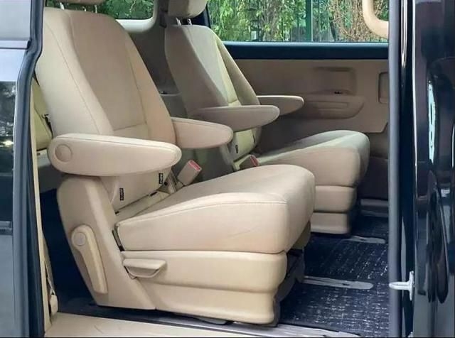 Kia Carnival Limousine 7 STR 2021