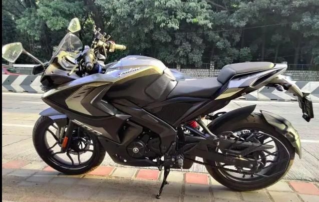 Bajaj Pulsar RS200 ABS 2021