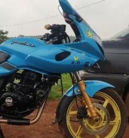 Bajaj Pulsar 220cc 2013