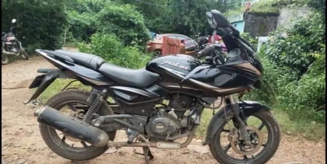 Bajaj Pulsar 220F 2018