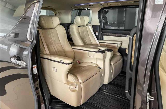 Toyota Vellfire Hybrid BS6 2021